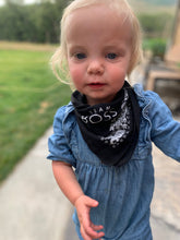 Load image into Gallery viewer, Team Boss Bandana (pack) - emmacoburn.com